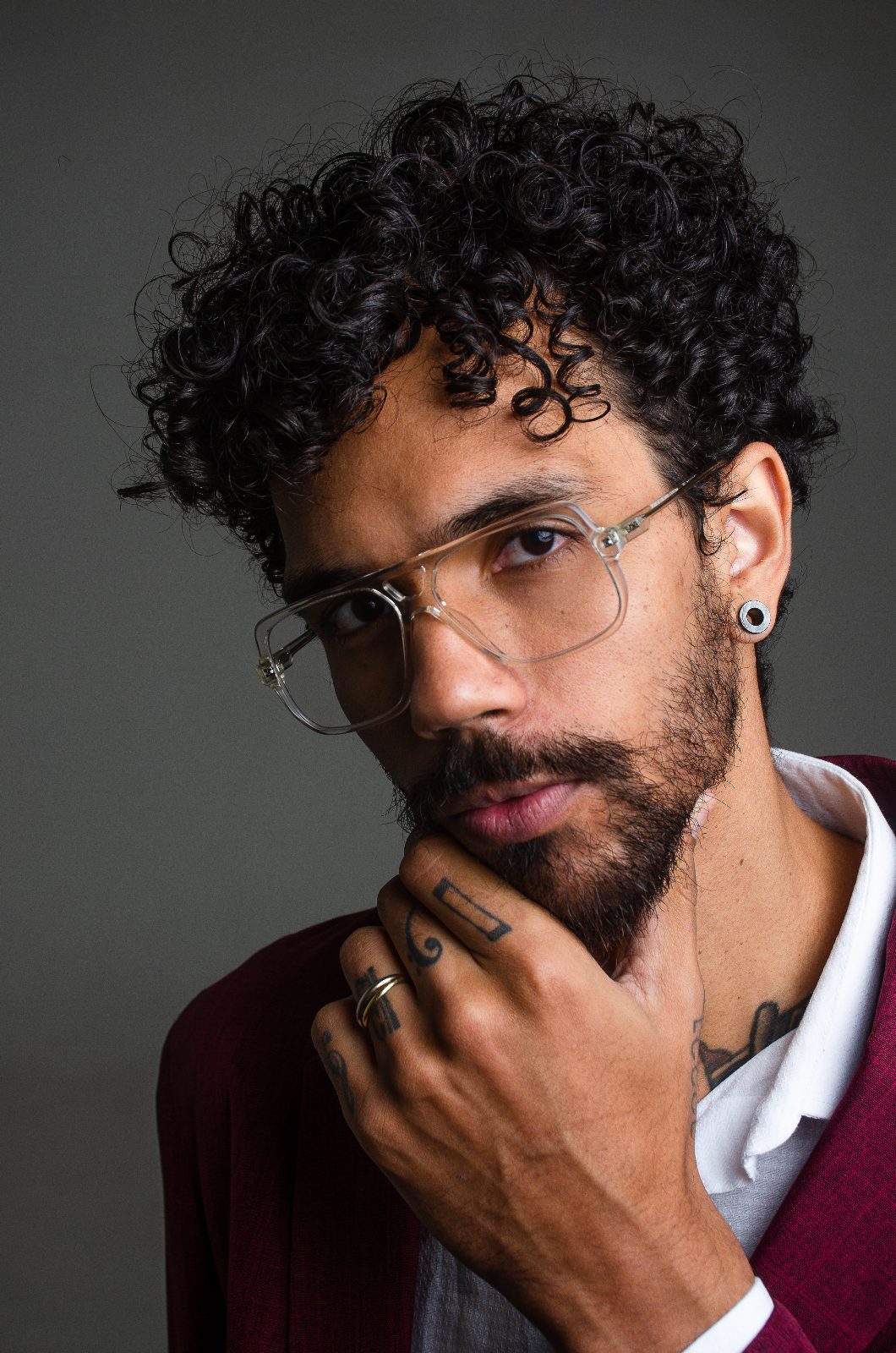 Foto do baixo brasileiro Ádamo Oliveira