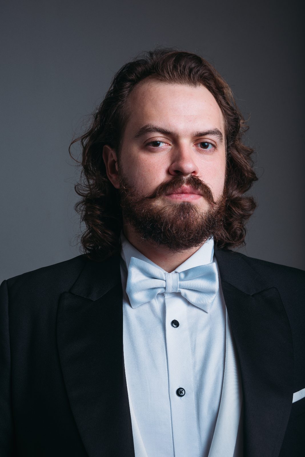Foto do tenor brasileiro Vitorio Scarpi